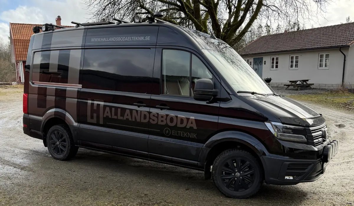 Hallandsboda Elteknik - elektriker i arbete