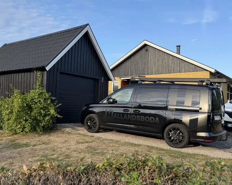 Hallandsboda Elteknik servicebil på uppdrag hos villakund i Blekinge